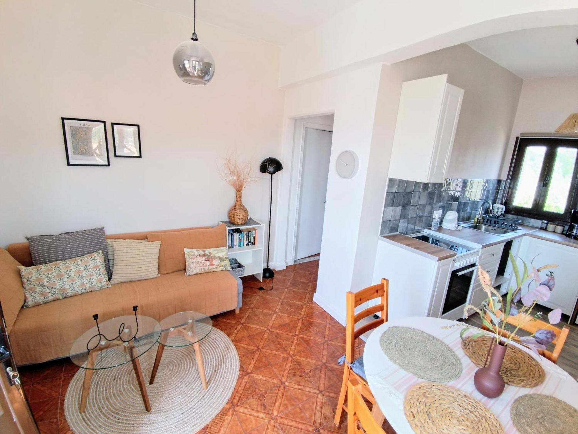 Ayerina First Floor Apartment Ариллас Экстерьер фото